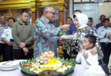 H Rusman Ali Terharu Dapat Kejutan dari Pegawai