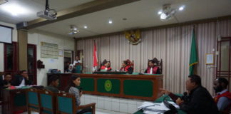 Frantinus Nirigi Tak Sebut Kata Bom