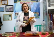 Tri Maharani, Satu-satunya Dokter Pakar Bisa Ular di Indonesia