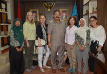 Istri Dubes AS dan Inggris Sambangi Kayong Utara Kunjungan. Pj Bupati Kayong Utara, DR H Syarif Yusniarsyah menyambut bahagia kunjungan istri Dubes AS dan Inggris di Sukadana, Kamis (30/8). Humas for Rakyat Kalbar