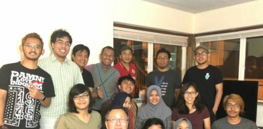 Terus ke Timur Mengejar Matahari