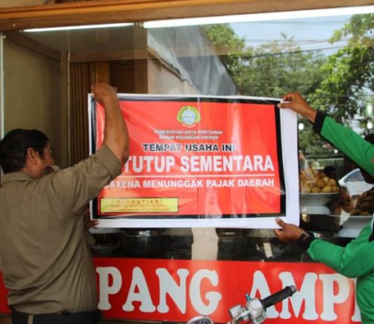Tak Bayar Pajak, Rumah Makan Dipasang Stiker