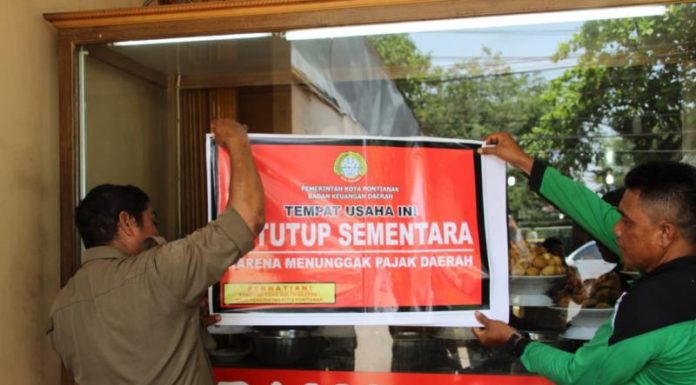 Tak Bayar Pajak, Rumah Makan Dipasang Stiker