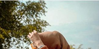 Cantik dan Ceria dengan Busana Warna-warni