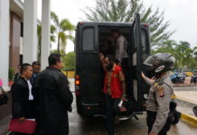 Frantinus Nirigi Semestinya Bebas