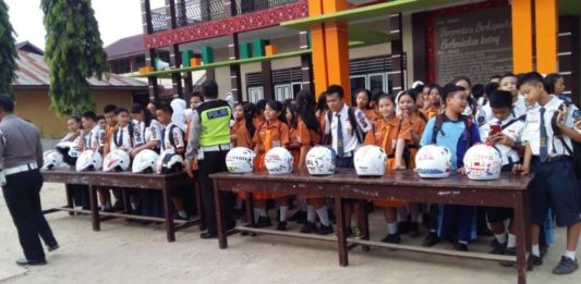 Desain Helm Ala Patroli Keamanan Sekolah