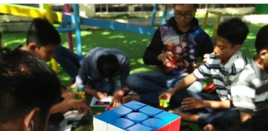 Rubik Melatih Otak Kanan dan Kiri Manusia