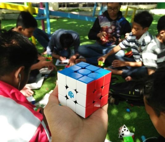 Rubik Melatih Otak Kanan dan Kiri Manusia
