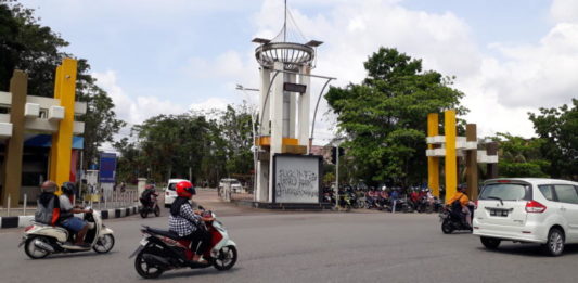 Kecam IMF dan Bank Dunia