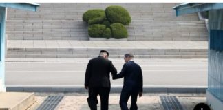 Kembali ke Tiga Bangunan Biru