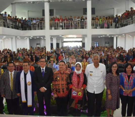 Yasonna: Kaum Bapak Jadi Inovator dan Pelayan Gereja