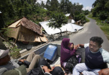 Belum Tersentuh Bantuan, Warga Makan Kelapa dan Pisang