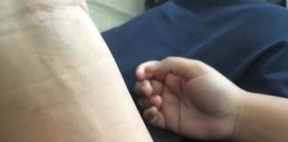 Pengen Viral Jadi Motif Gores Tangan