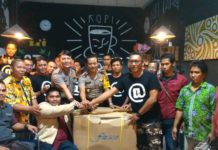 Kapolres Serahkan Kursi Roda untuk Penyandang Disabilitas