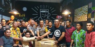 Kapolres Serahkan Kursi Roda untuk Penyandang Disabilitas