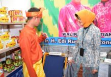 Pontianak Pamerkan Meja Sablon Dua Sisi