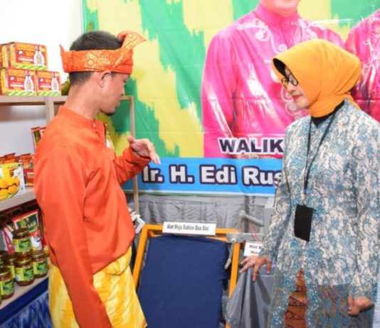 Pontianak Pamerkan Meja Sablon Dua Sisi