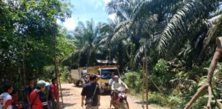 Petani Geruduk dan Segel Pabrik Sawit