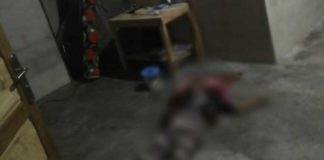 Wanita di Peniti Tewas Bersimbah Darah TEWAS. Wanita yang ditemukan tewas di rumahnya di Desa Peniti, Sekadau Hilir, Sekadau, Senin sore (1/10). Polisi masih melakukan penyelidikan intensif terhadap kasus tersebut. Warga for RK