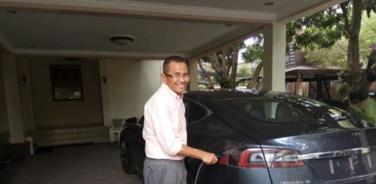 Tesla antara Gosip dan Fakta