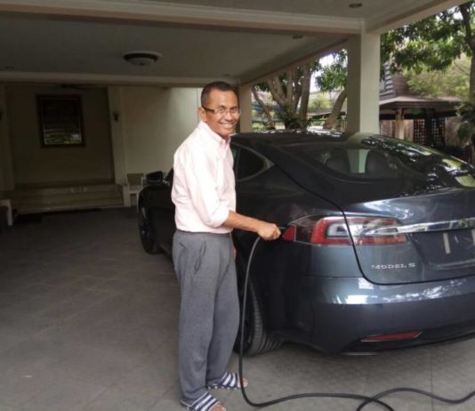 Tesla antara Gosip dan Fakta