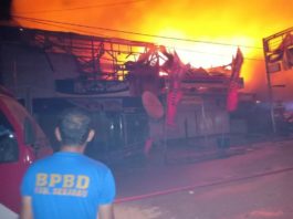 BREAKING NEWS: Kantor BRI Sekadau Terbakar