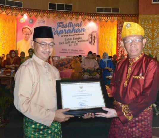 Paceri Nanas dan Sayok Keladi Kuliner Asli Pontianak