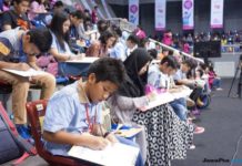 Bunda, Ajarkan Buah Hati Bahasa Inggris Mulai dengan Mengeja Huruf