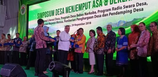 Desa Sutera Raih Penghargaan Desa Mandiri Terbaik