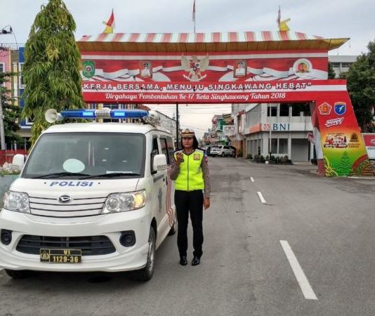 Polantas Berkeliling Memberikan Penyuluhan Soal Lalu Lintas