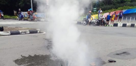 Diduga Konsleting, Motor Milik Warga Parit Pangeran Terbakar di Bundaran Untan