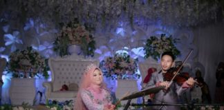 Suami Gesek Biola, Istri Gebuk Drum