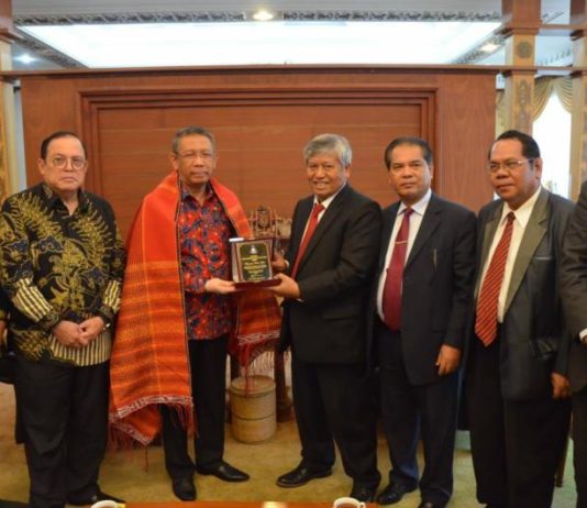 Ephorus HKBP: Pak Gubernur, Mohon Titip Jemaat Kami