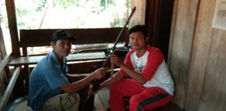 Sadar Hukum, Warga Mulai Serahkan Senpi