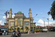 PLN Janji Tiang Listrik Di Badan Jalan Bersih Pada Tahun 2019