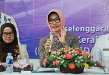 Manfaatkan Kulit Jagung Sebagai Kerajinan