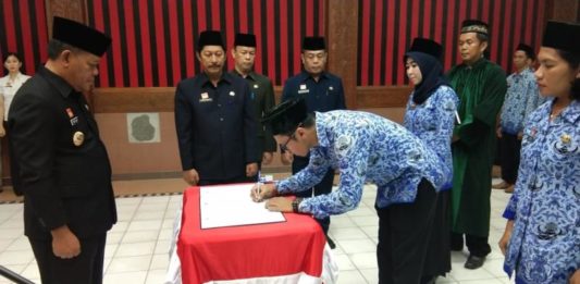 “Makan Uang Negara tapi Mau Menghancurkan Negara”