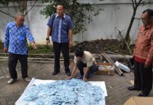 15.102 Keping e-KTP Dibakar