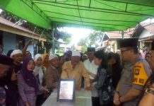 Isak Tangis Sambut Jasad Kerabat Ifan Seventeen