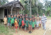 Tidak Layak Ditempati, Wabup Sintang Tersentuh