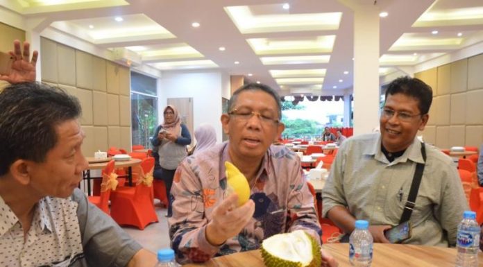Kalbar Terdapat 12 Jenis Durian