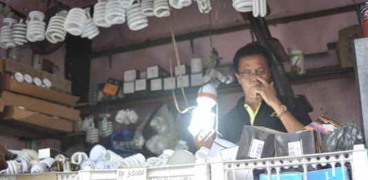 Hanya Tiga Menit, Lampu Rusak Bisa Menyala Lagi