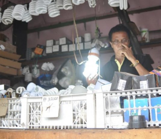 Hanya Tiga Menit, Lampu Rusak Bisa Menyala Lagi