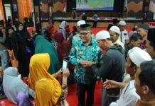 Guru Ngaji dan Petugas Fardhu Kifayah Terima Insentif