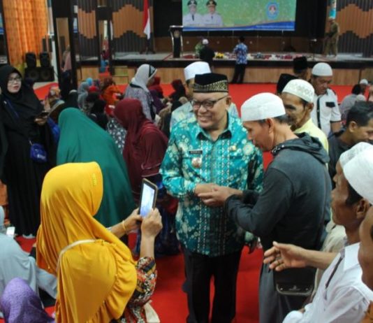 Guru Ngaji dan Petugas Fardhu Kifayah Terima Insentif