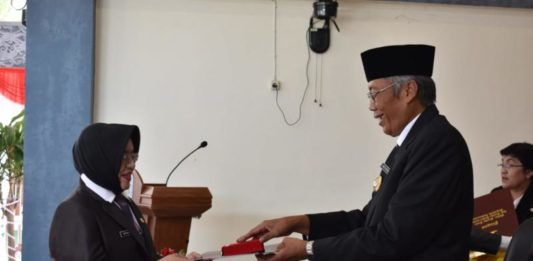 151 ASN Sintang Terima Penghargaan dari Jokowi