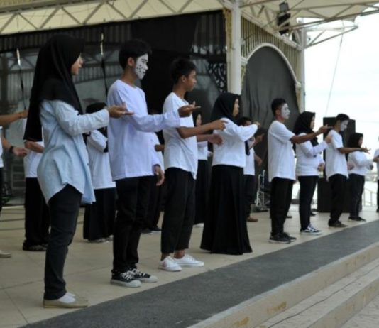 Nyanyikan Indonesia Raya Dalam Versi Sunyi