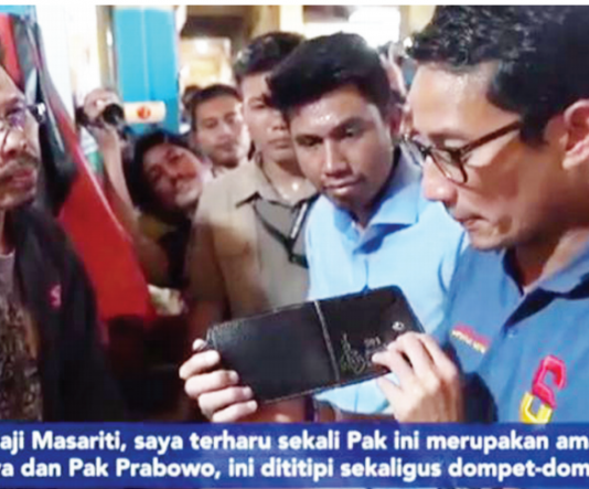Sandi Dapat Sumbangan Dompet Beserta Isinya