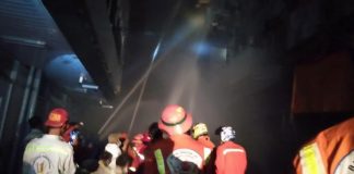 Sejumlah Ruko di Komplek Jalan Mahakam Terbakar