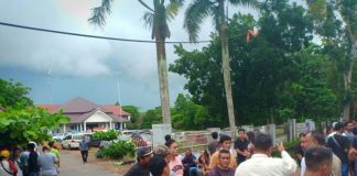 Kaca Mobil Taksi Online Dipecahkan, Sopirnya Diintimidasi